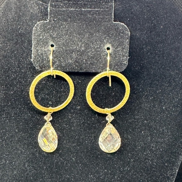 New handcrafted Sundance charm Antique Gold Finished clear quartz bezel Earrings - Picture 6 of 8